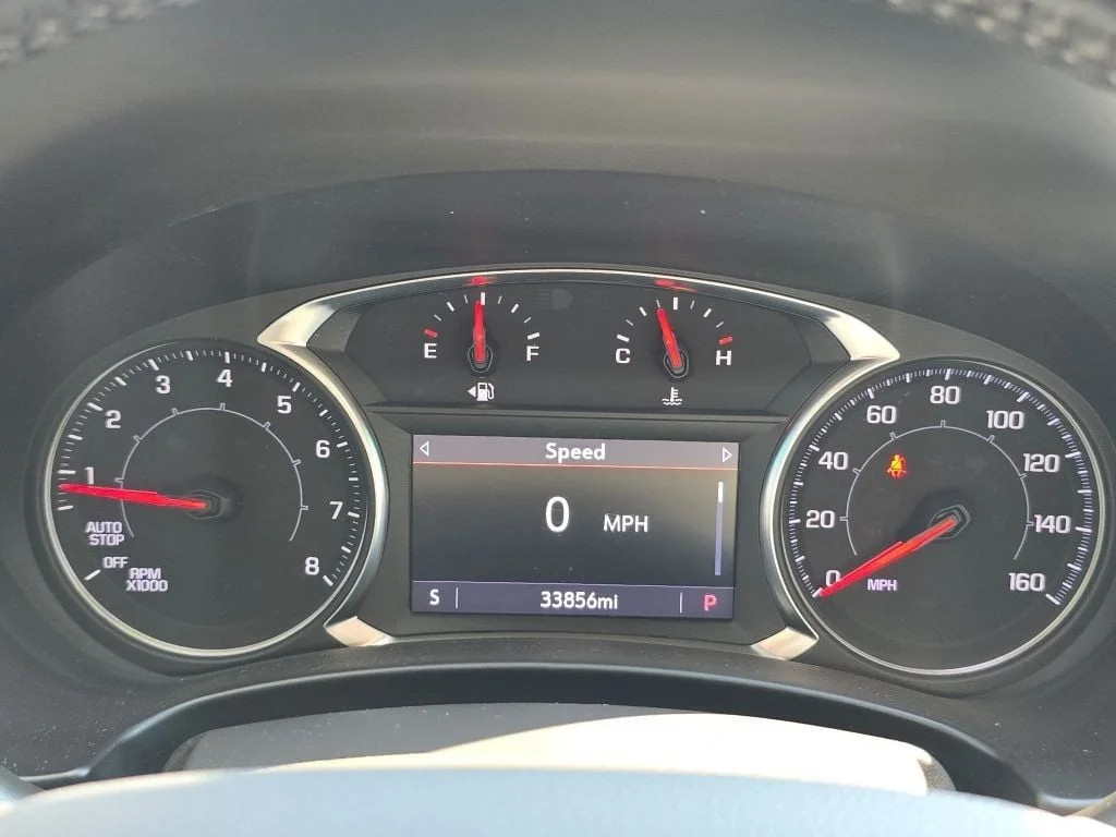Used 2022 Ebony Twilight Metallic GMC FWD 4dr SLT Elevation Edition with Skyscape Power Sunroof image 17