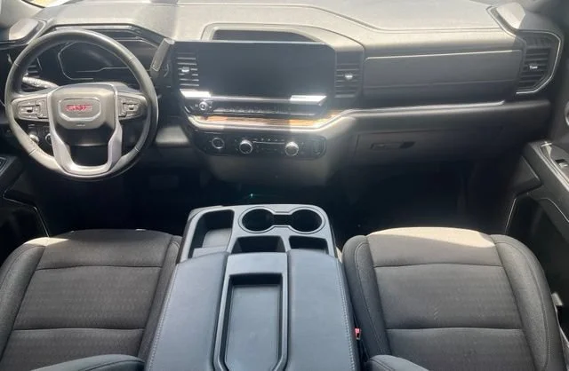 Used 2024 Summit White GMC Elevation image 16