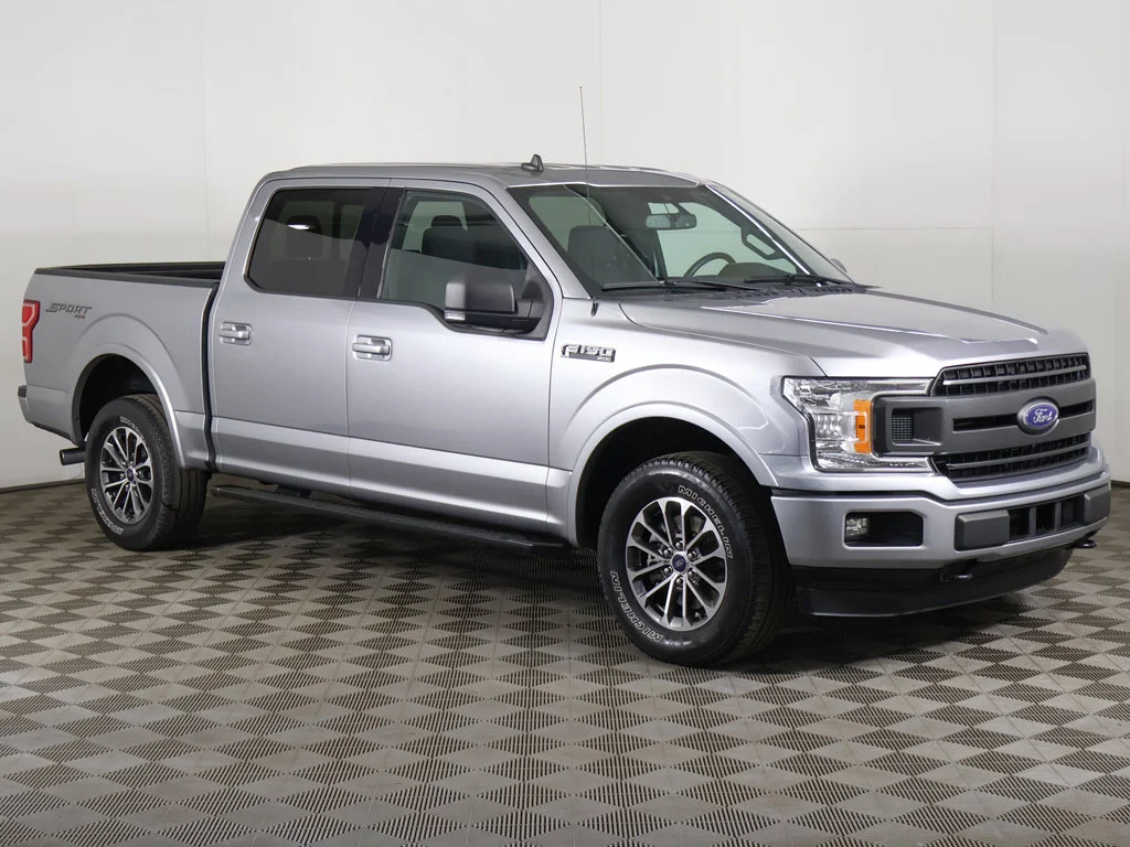 Used 2020 Silver Ford XLT image 2