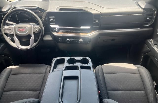 Used 2024 Summit White GMC Elevation image 16