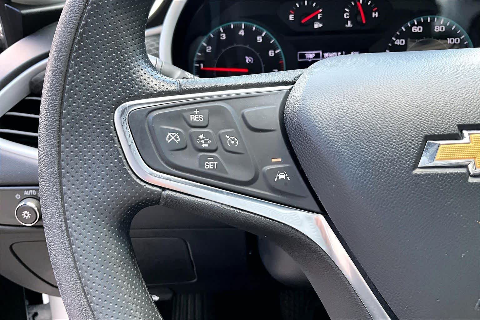 Used 2024 Summit White Chevrolet LT image 21