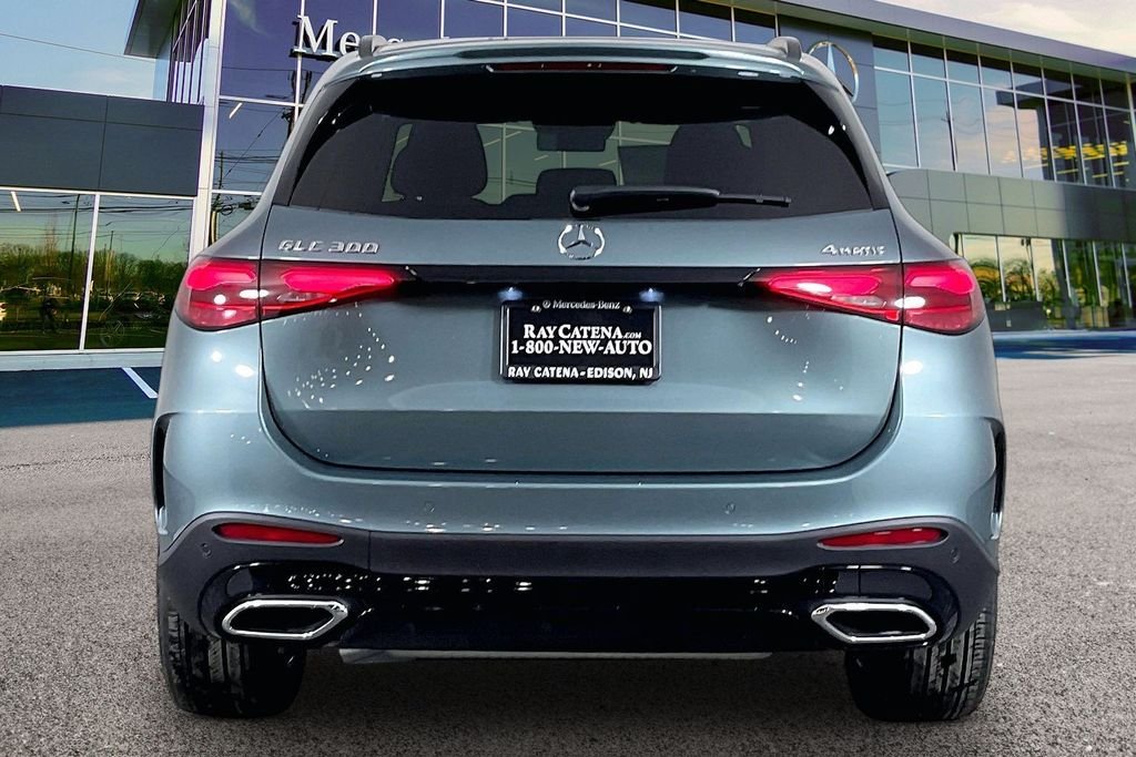 Used 2026 Brown Mercedes-Benz GLC 300 image 4