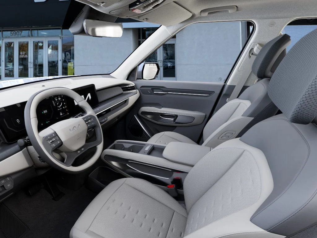 New 2026 Glacial White Pearl Kia Wind AWD image 17
