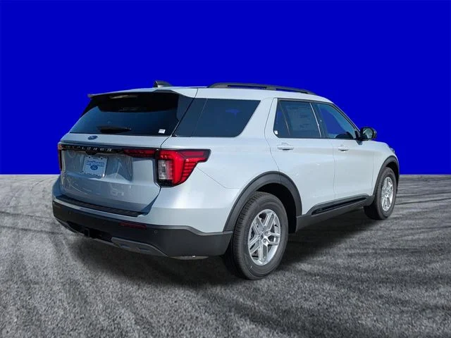 New 2026 Space White Metallic Ford Active image 4
