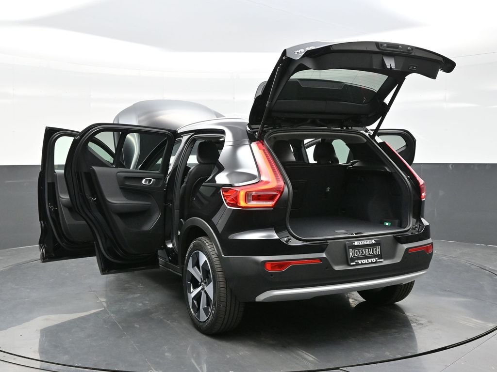 2025 Volvo XC40 Core - Photo 32