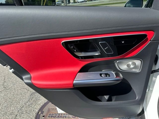New 2026 Polar White Mercedes-Benz GLC 300 image 15