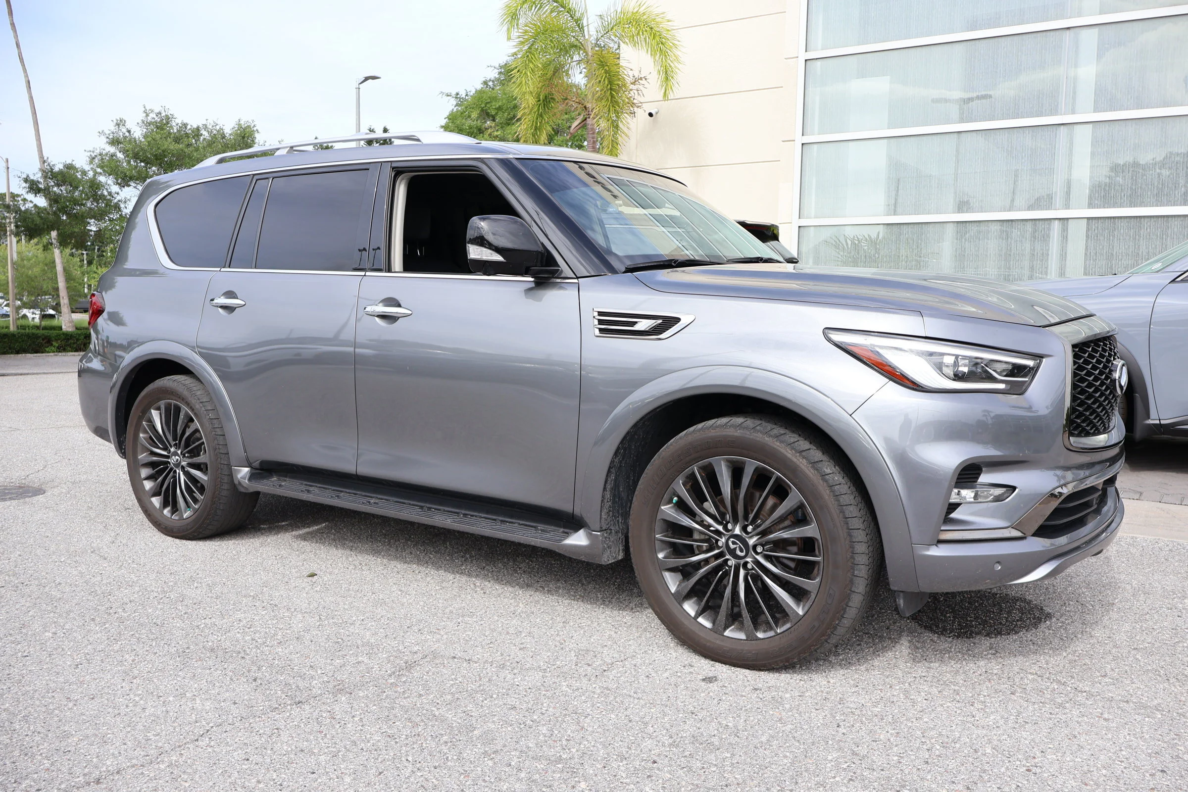 Certified Used 2021 Graphite Shadow INFINITI PREMIUM SELECT image 11
