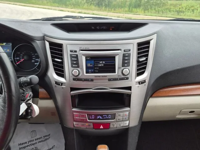 Used 2013 Tan Subaru 2.5i image 22