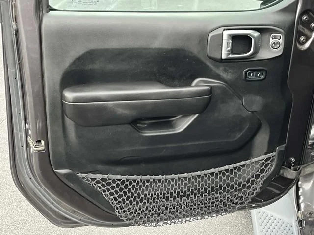 Used 2018 Gray Jeep Unlimited Sport S image 25