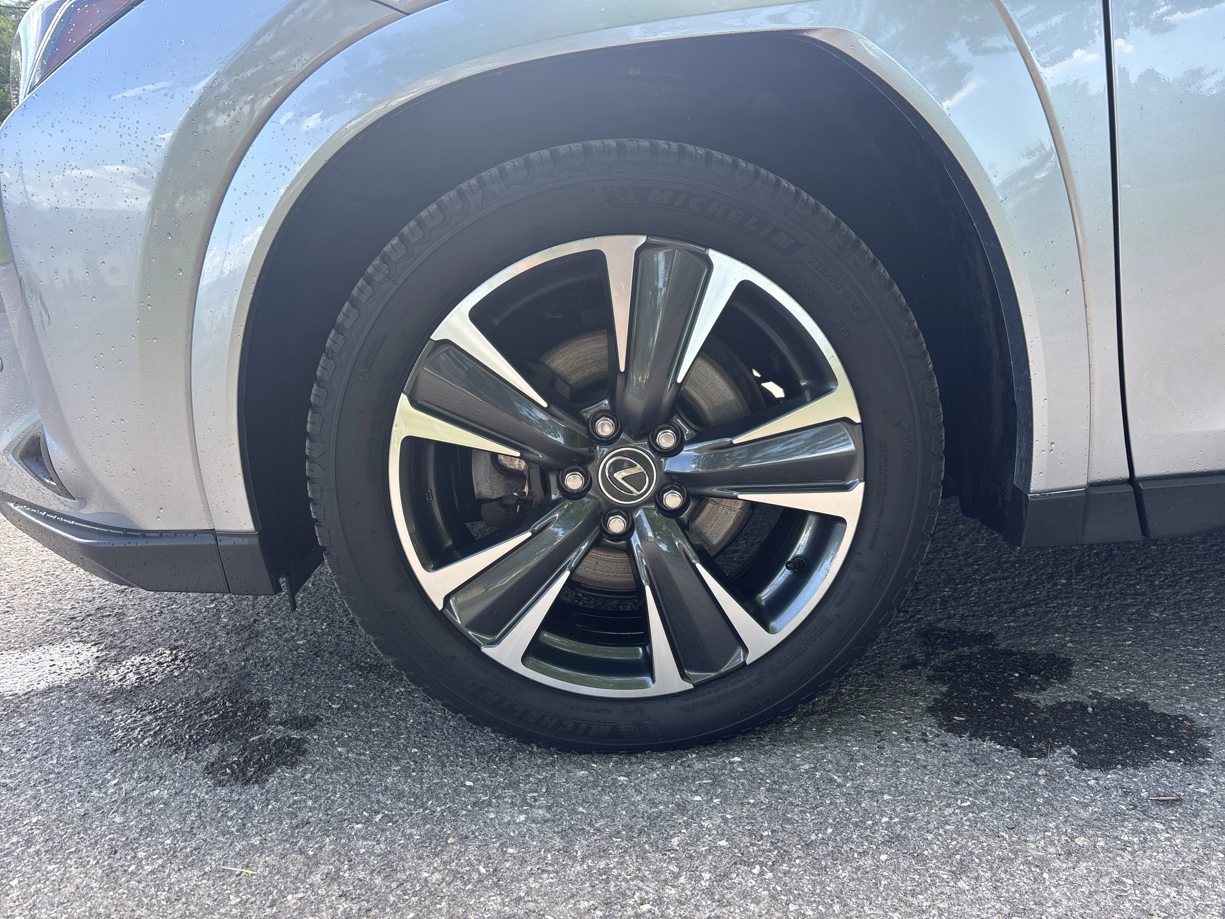 Used 2024 Iridium Lexus UX 250h Premium image 11