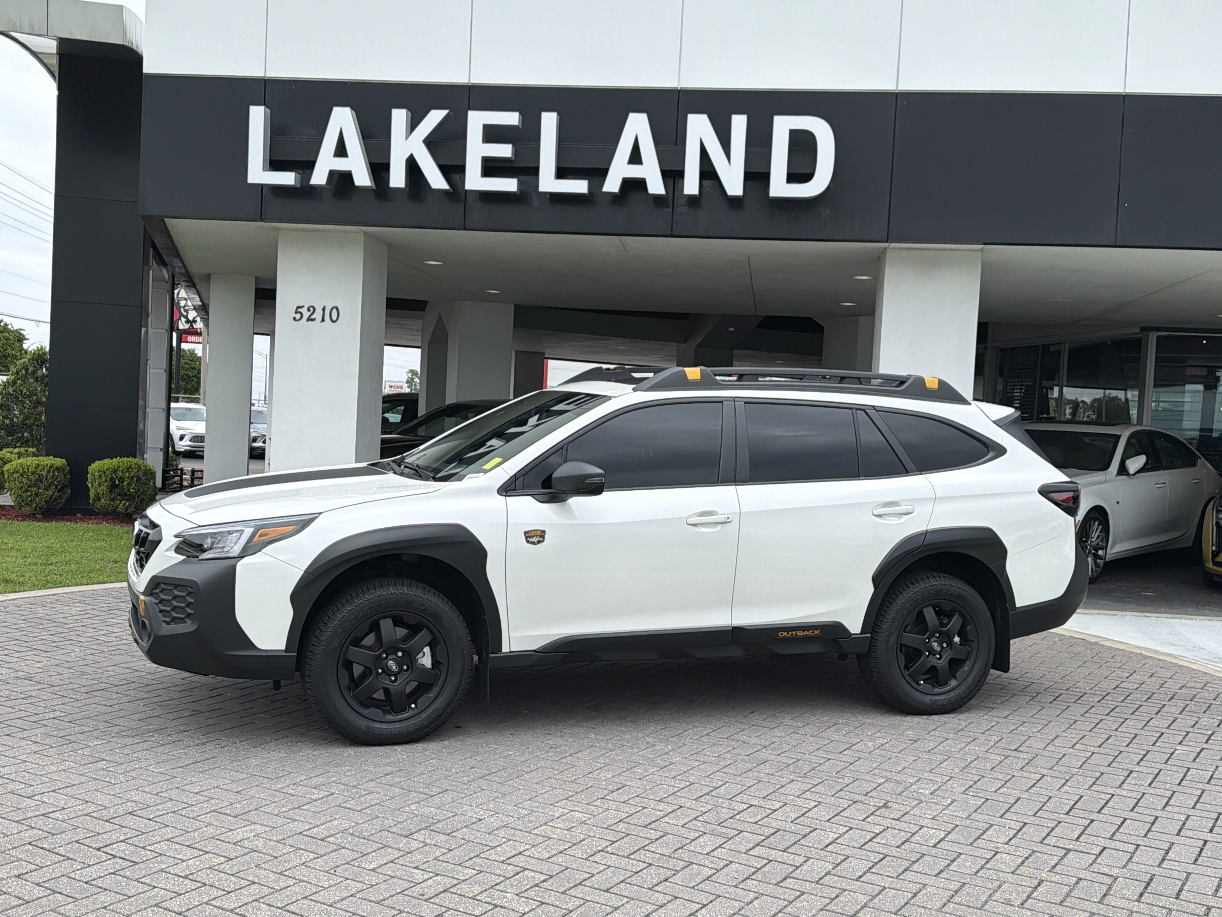Certified Used 2025 Crystal White Pearl Subaru Wilderness image 2