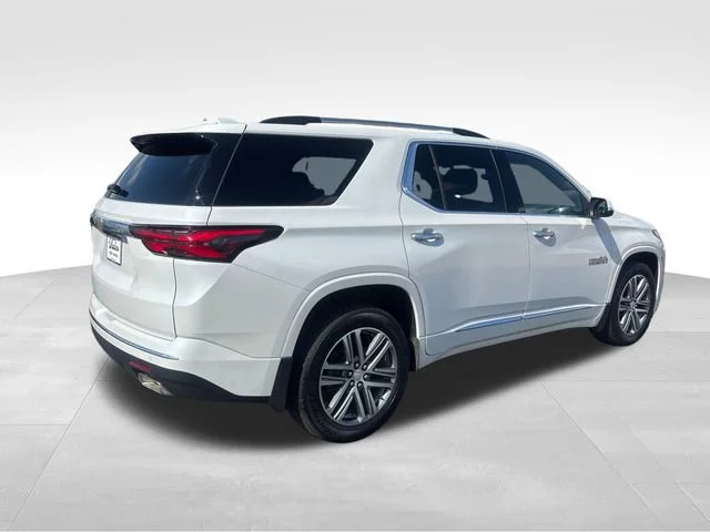 Used 2022 Iridescent Pearl Tricoat Chevrolet High Country image 7