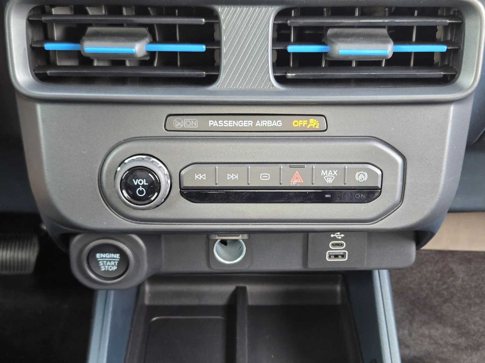 New 2026 Carbonized Gray Metallic Ford Lobo™ image 13