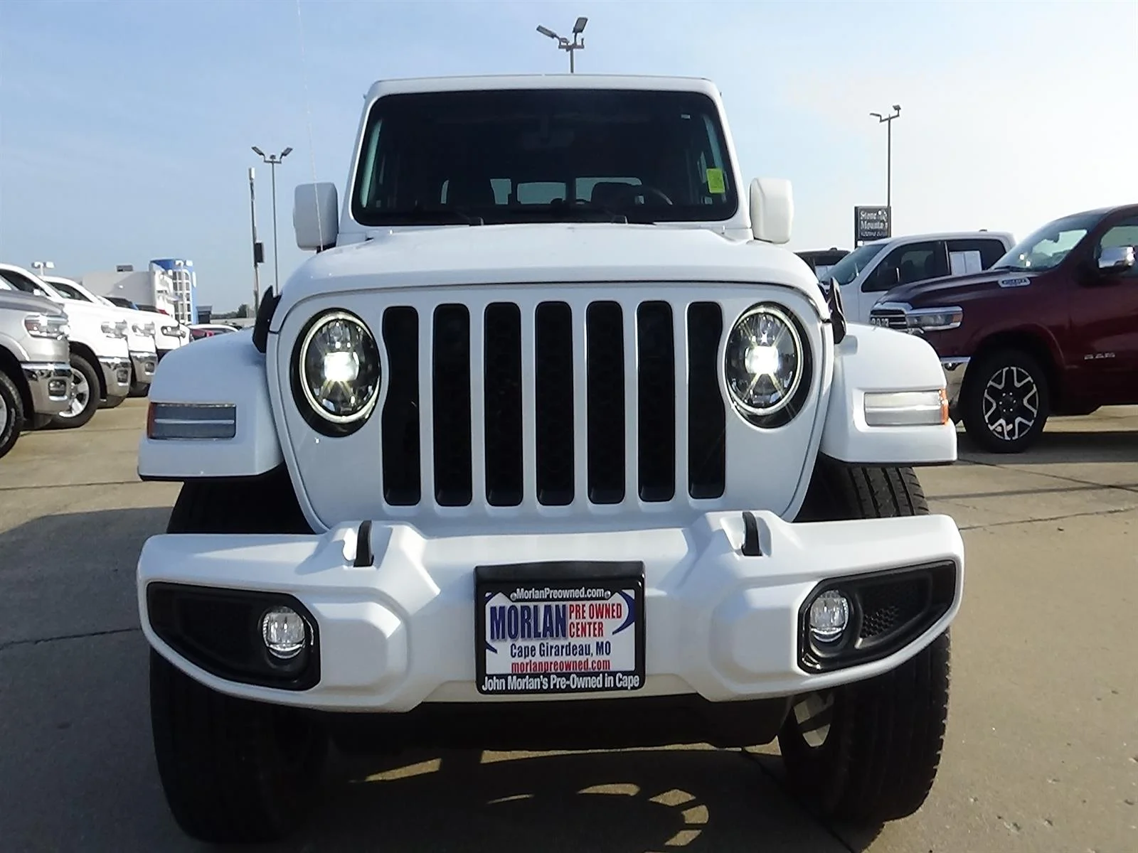 Used 2023 Bright White Clear Coat (pw7) Jeep High Altitude image 3