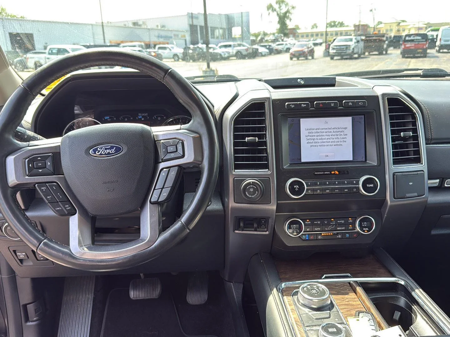 Used 2020 Magnetic Ford Platinum image 2