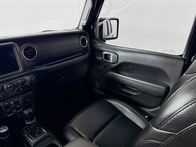 Used 2022 Black Jeep Unlimited Sahara image 23
