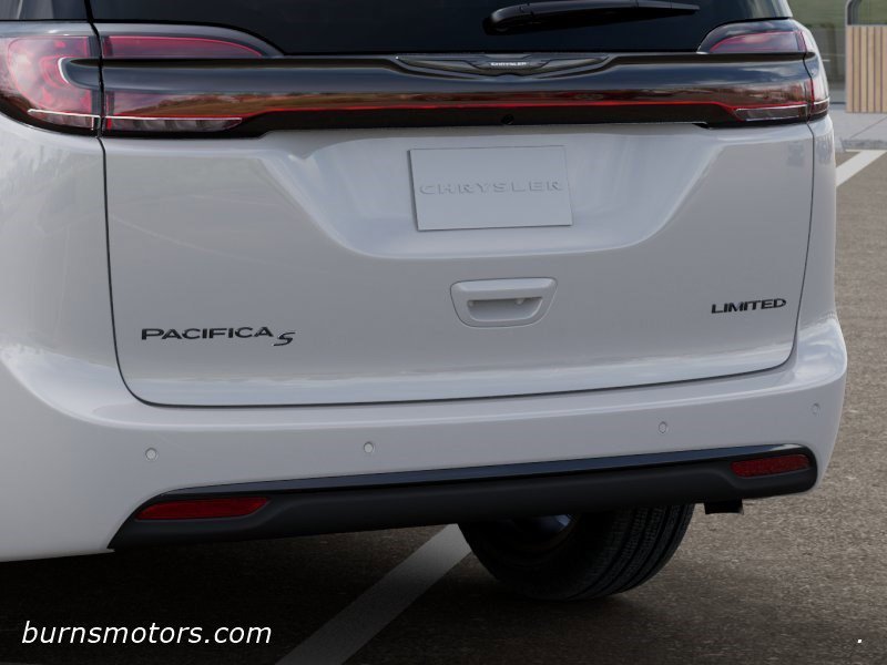 New 2026 Bright White Clear-Coat Exterior Paint Chrysler Limited S image 13