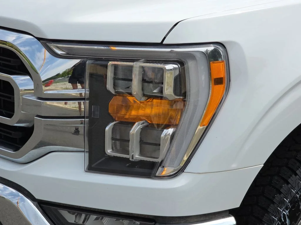 Certified Used 2023 Oxford White Ford XLT image 27