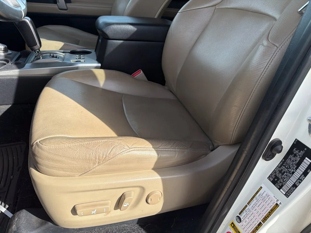Used 2010 White Toyota Limited image 18