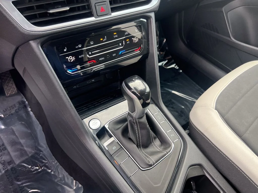 Used 2025  Volkswagen 1.5T SE image 21