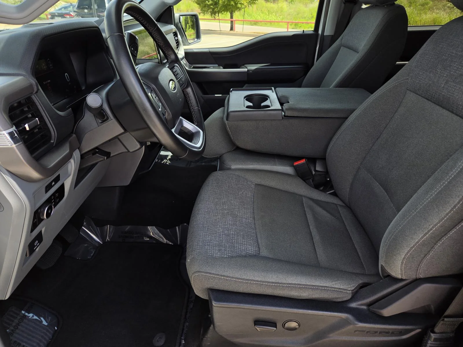 Used 2025 Oxford White Ford XLT 4WD SuperCrew 5.5