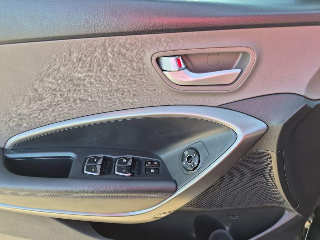 Used 2014 Black Hyundai Base image 13