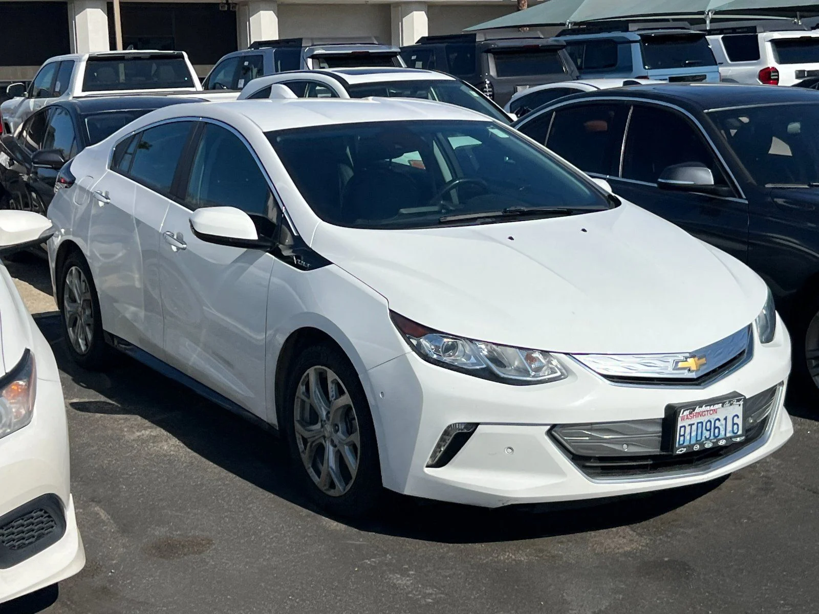 Used 2017 White Chevrolet Premier image 2