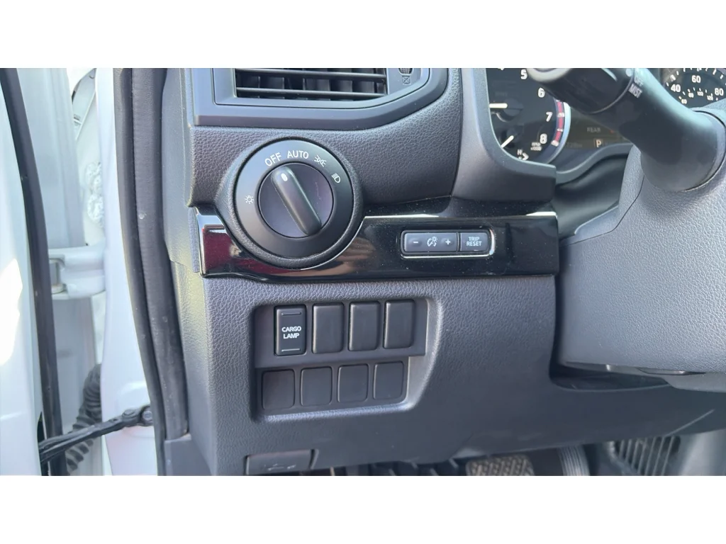 2023 Nissan Titan SV - Photo 13