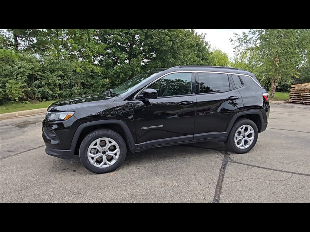 Certified Used 2025 Black Jeep Latitude image 6