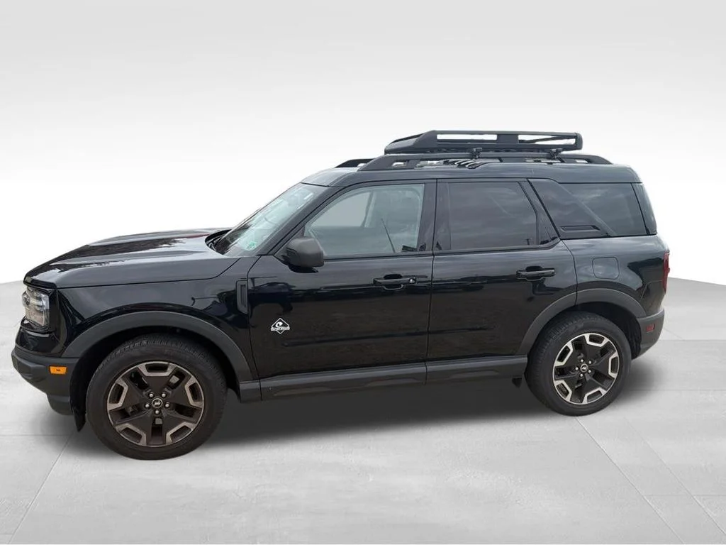 Used 2022 Black Ford Outer Banks image 3