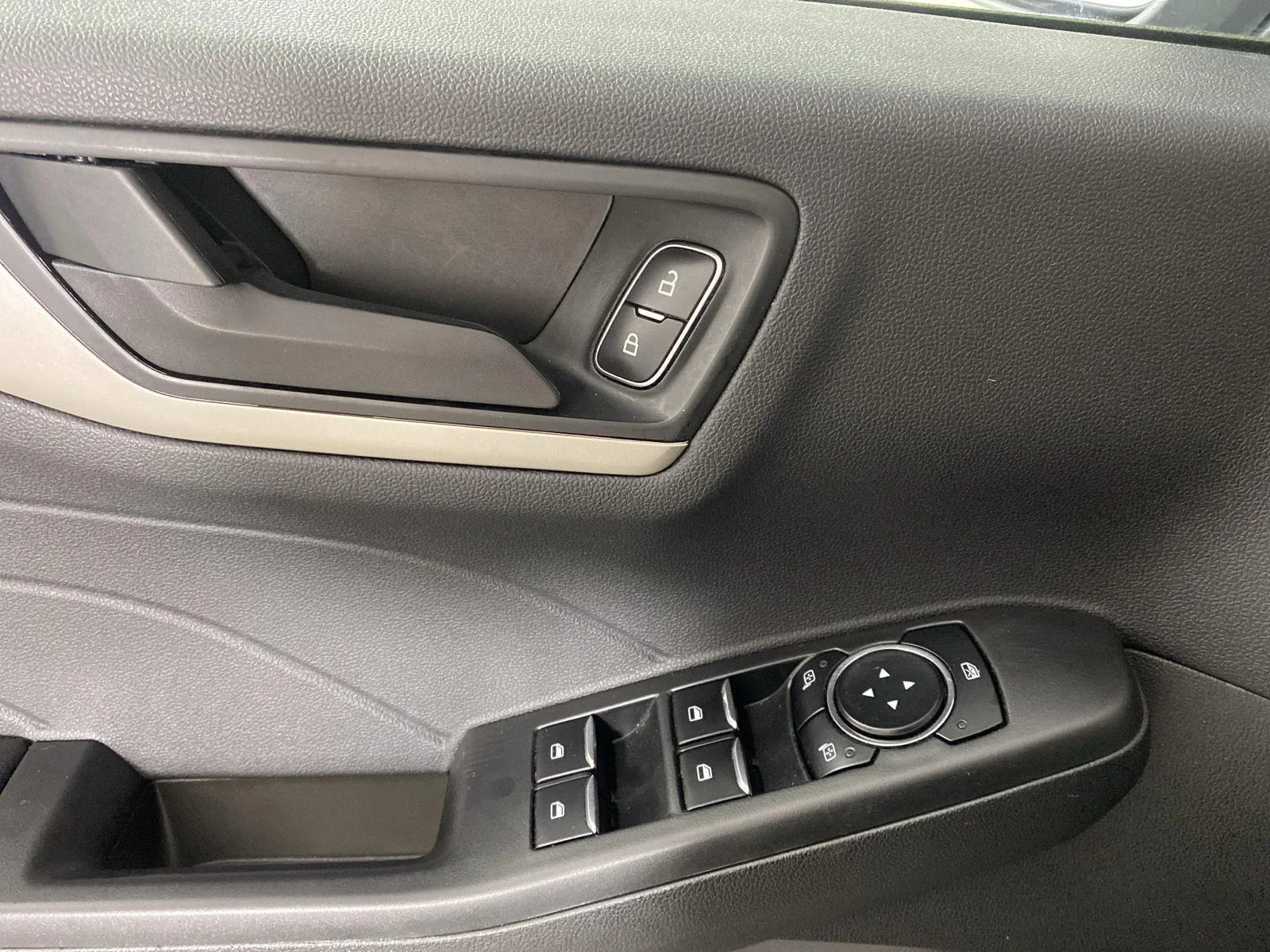 Used 2022 Carbonized Gray Ford SE image 15