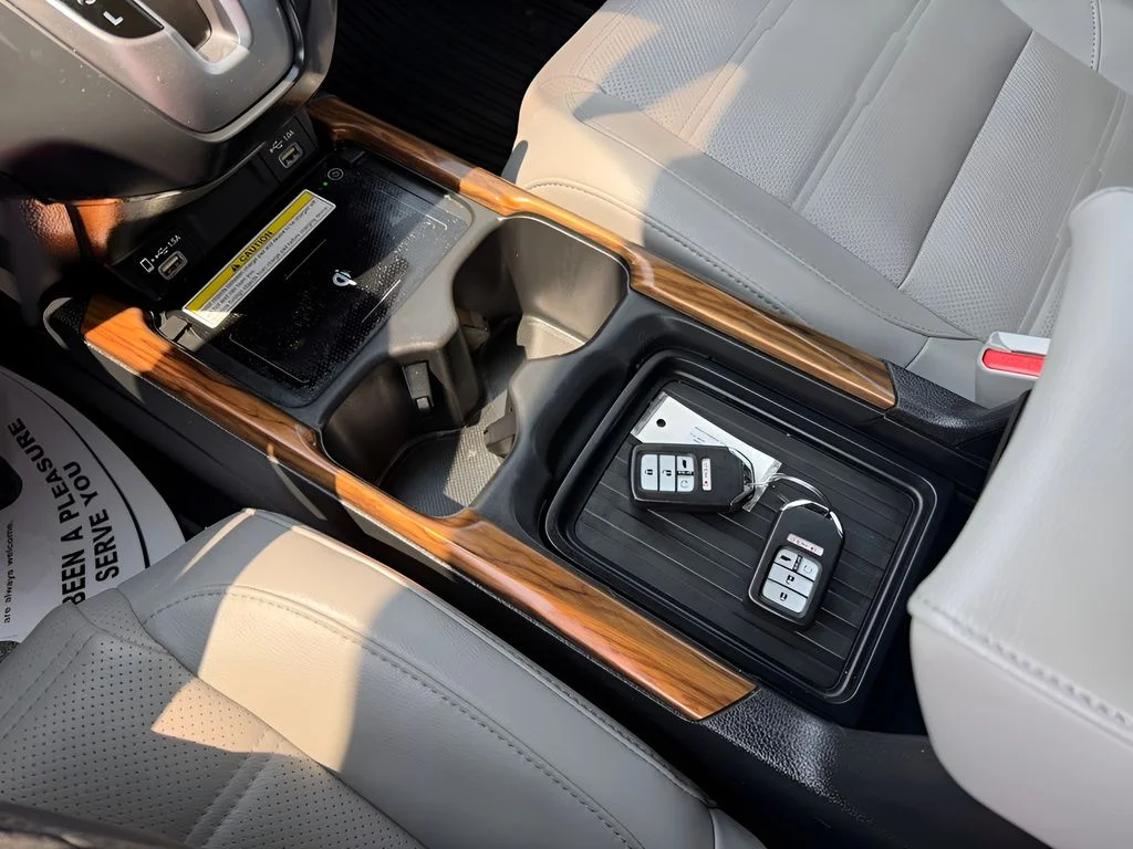 Used 2020 Obsidian Blue Pearl Honda Touring image 30