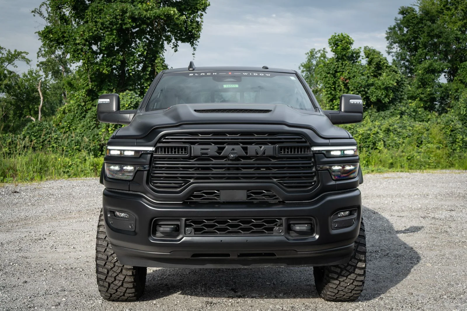 New 2026 Diamond Black Crystal Pearl-Coat Exterior Paint RAM Laramie with Black Widow Package image 8
