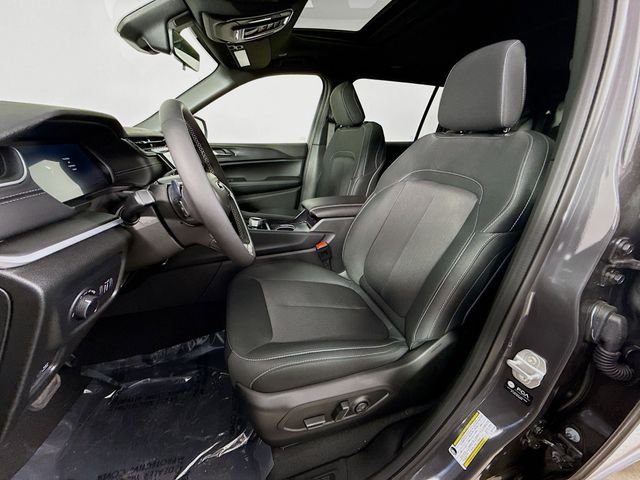 New 2025 Baltic Gray Metallic Clear-Coat Exterior Paint Jeep Laredo image 19