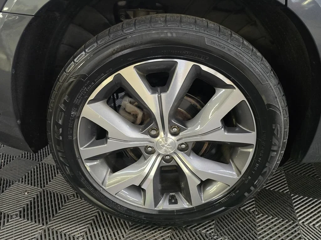 Used 2022 Gy Hyundai Limited image 16