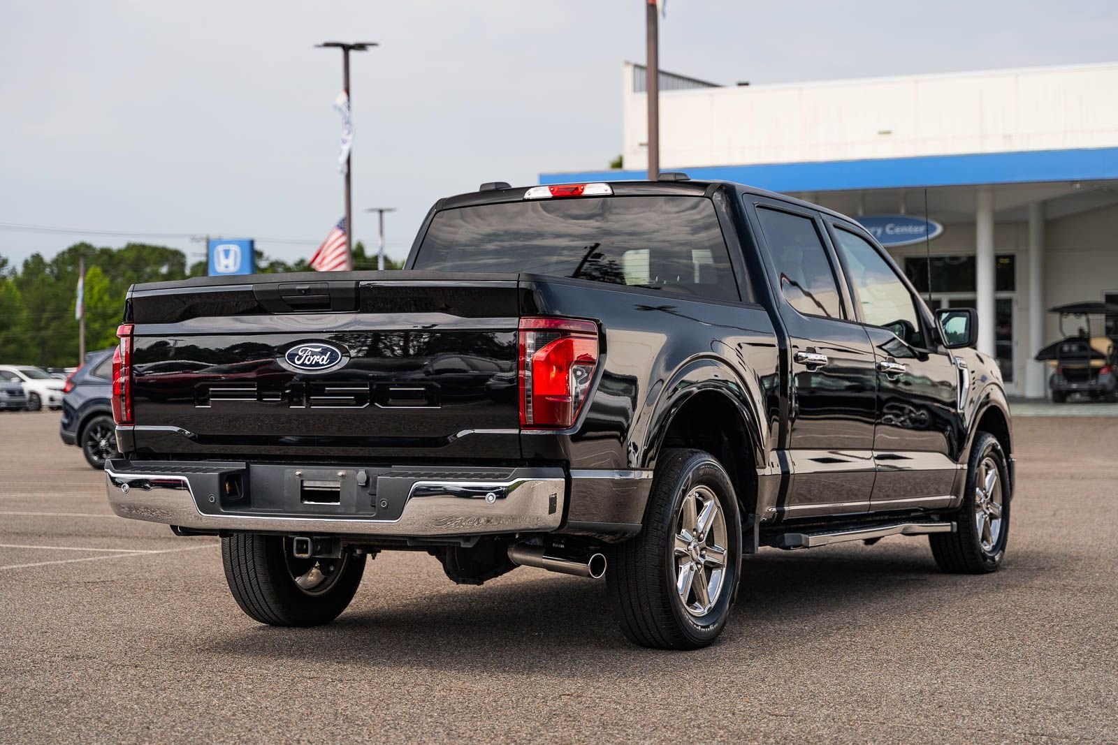 2025 Ford F-150 XLT - Photo 7