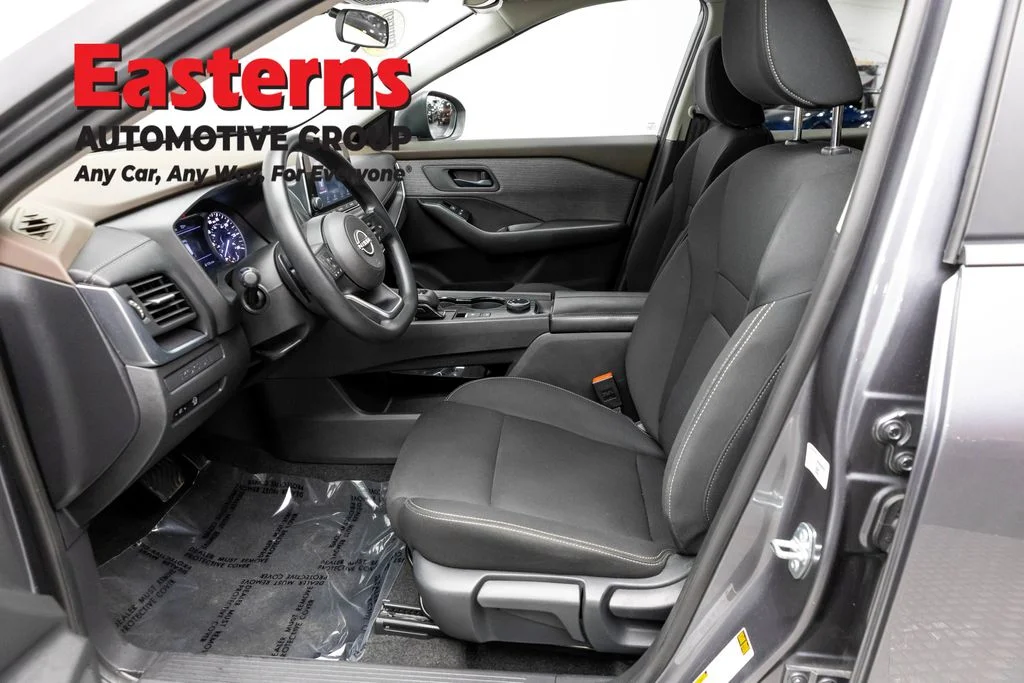 Used 2023 Gray Nissan S image 14