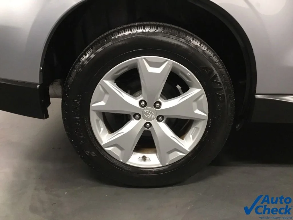 Used 2016 Silver Subaru 2.5i Premium image 19