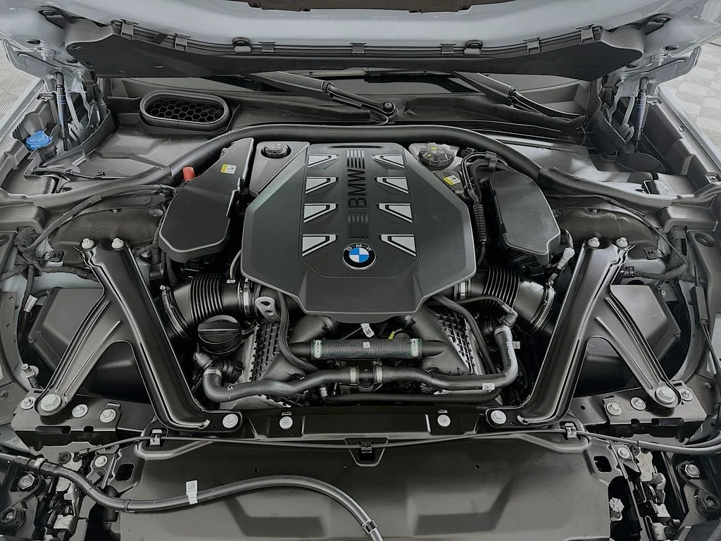 2026 BMW 7 Series 760i - Photo 31
