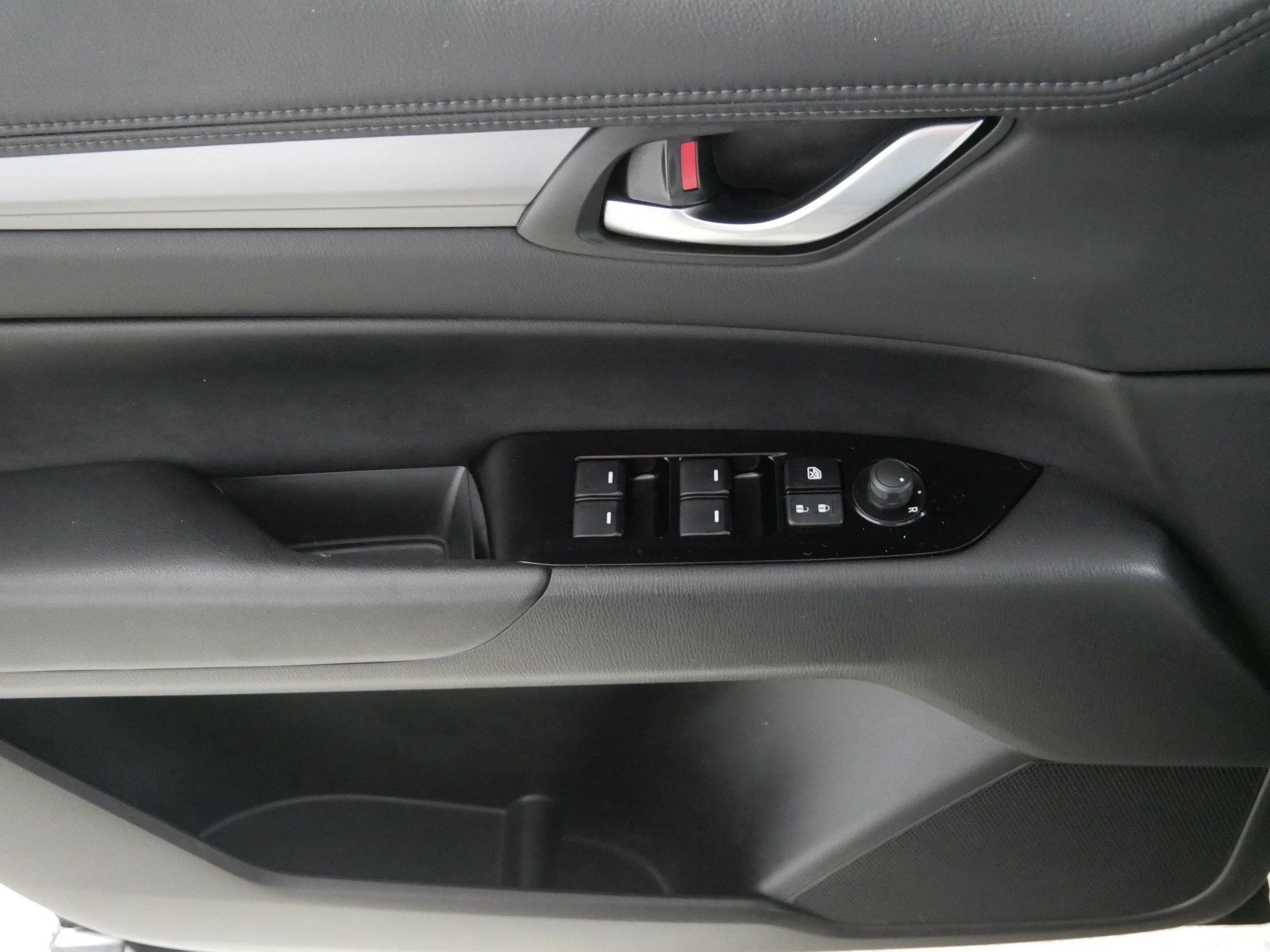 Used 2024 Machine Gray Metallic Mazda 2.5 S Preferred Package image 19