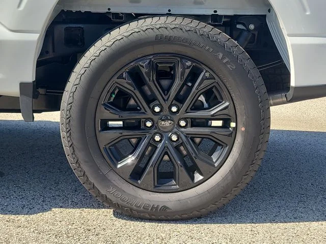 New 2026 Oxford White Ford XLT image 8