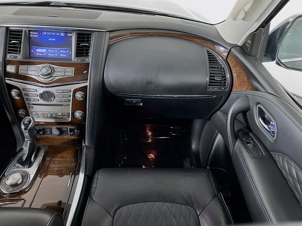 Used 2019 Black INFINITI LUXE image 25