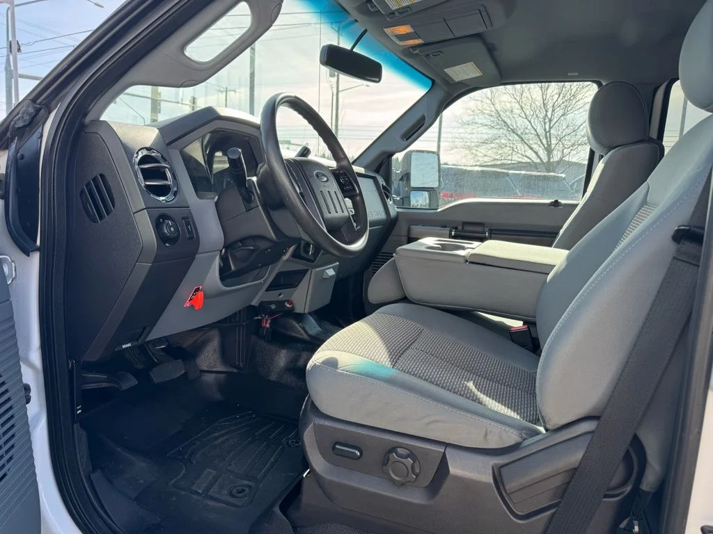 Used 2016 White Ford XLT image 10