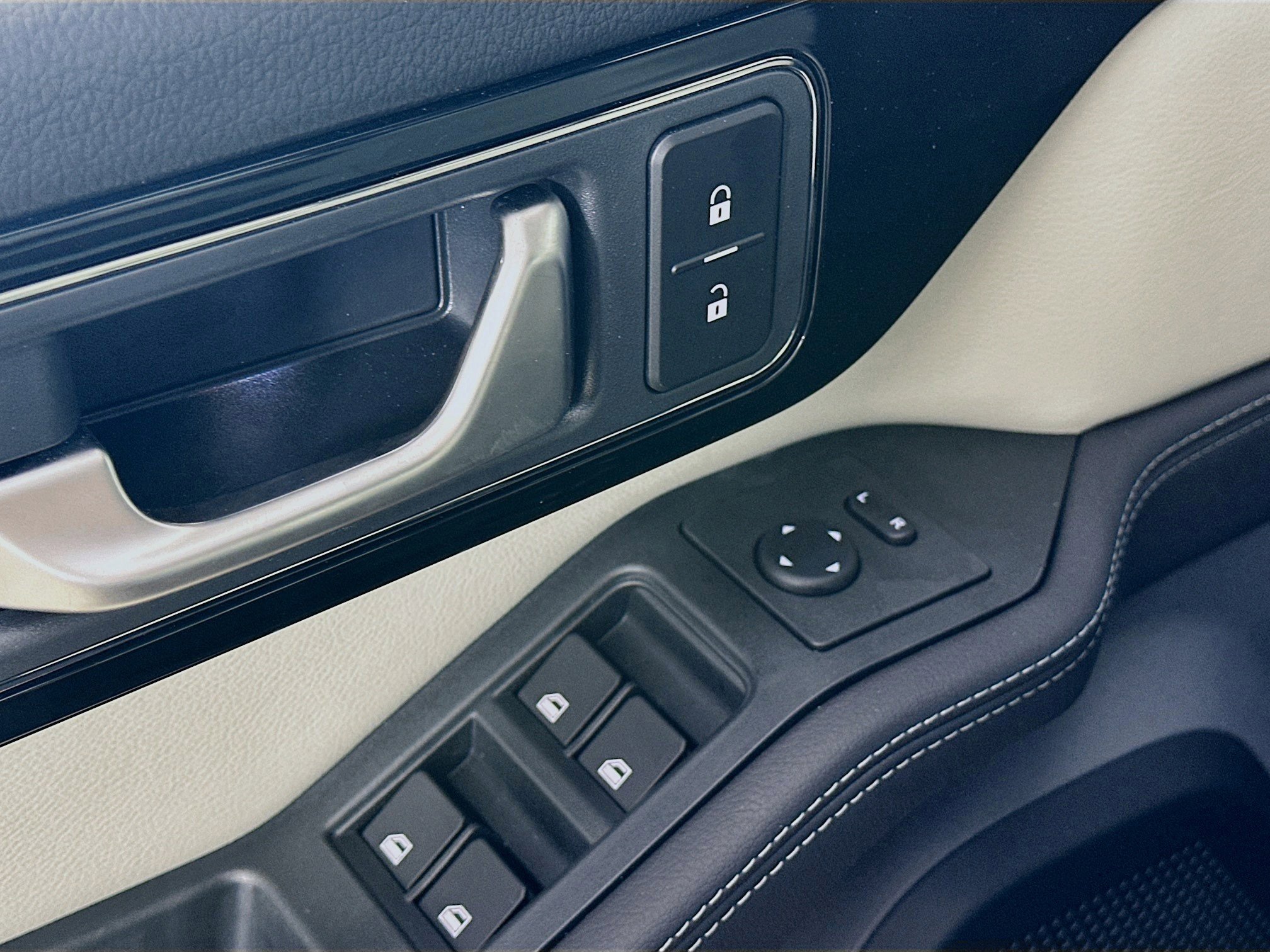 2025 INEOS Grenadier - Photo 18