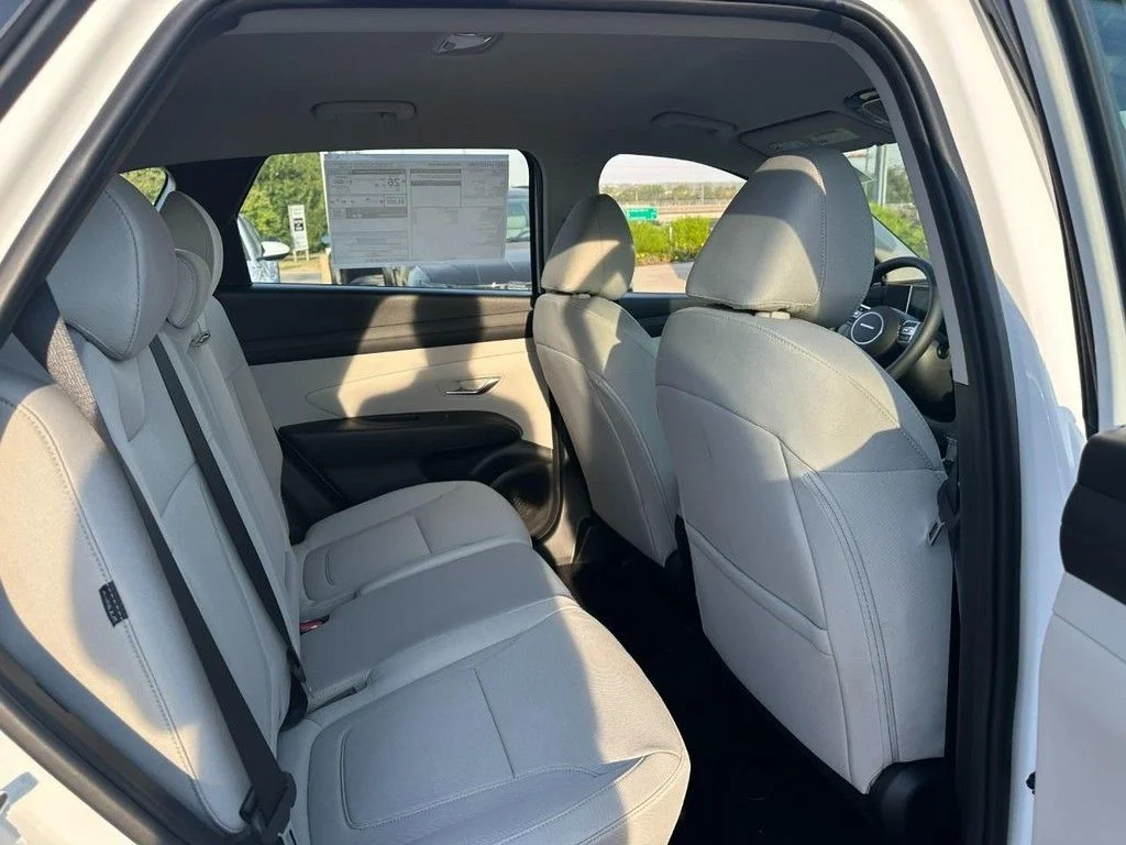 Used 2026 White Hyundai SE image 4