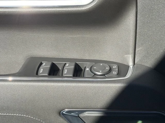 New 2026 Summit White GMC SLE image 22