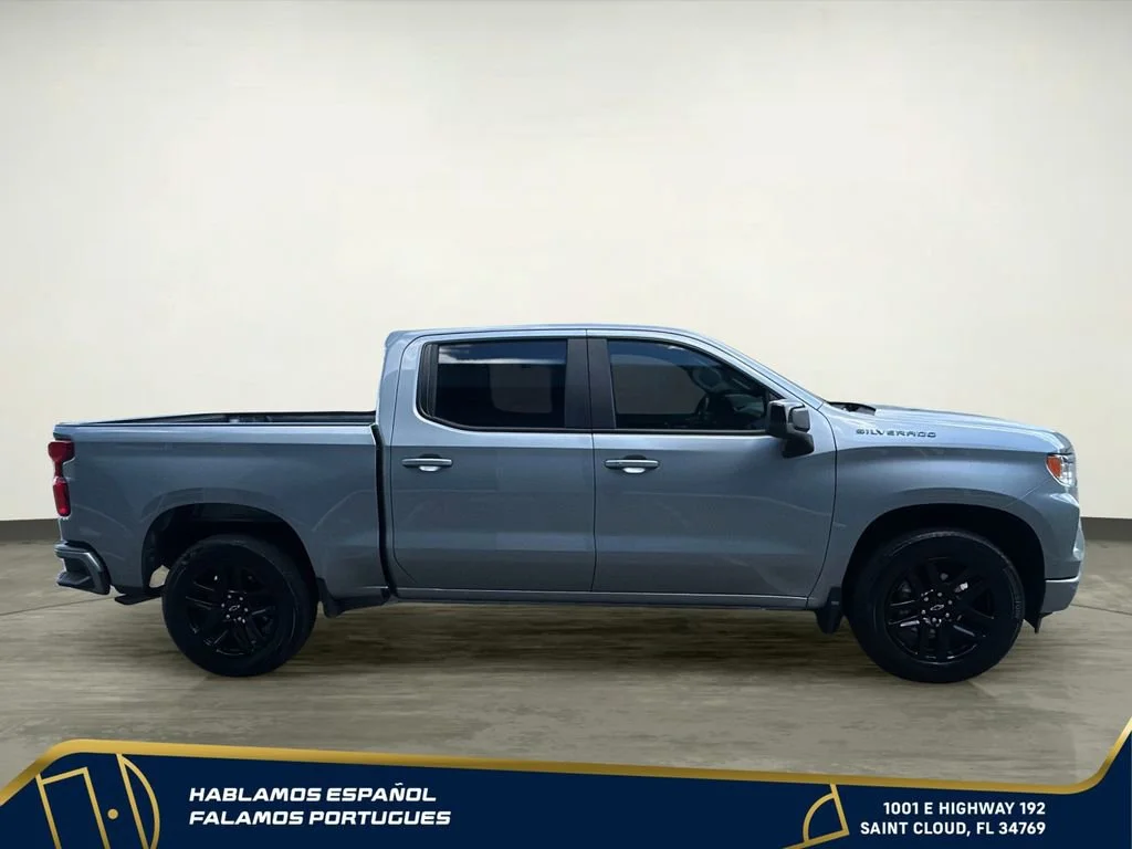 Used 2025 Sterling Gray Metallic Chevrolet RST image 7