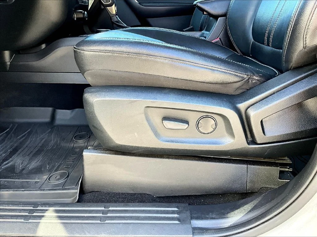 Used 2020 Silver Metallic Ford Lariat image 40