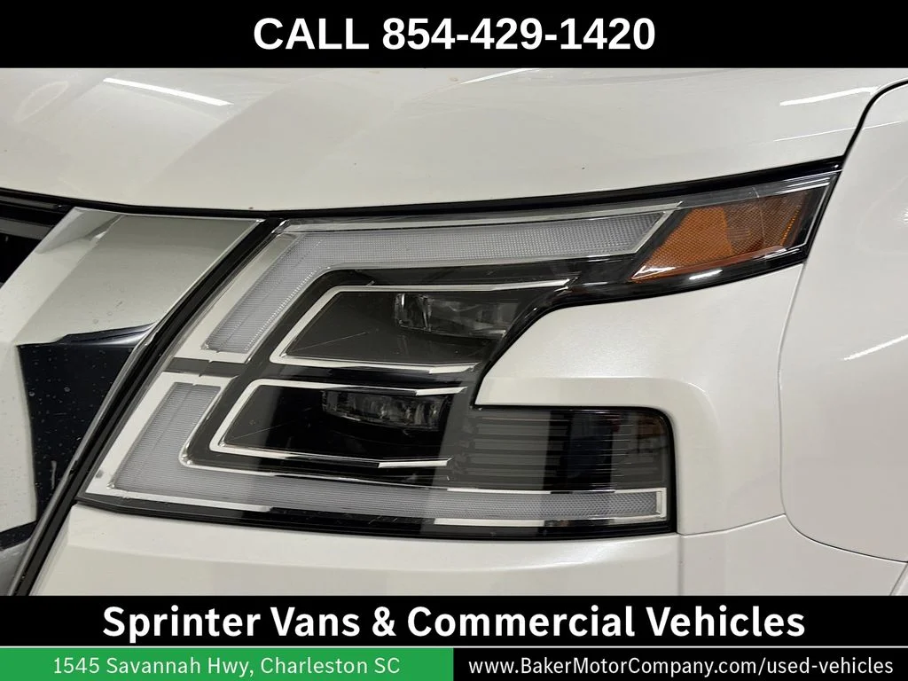 Used 2024 Aspen White Nissan Platinum image 33