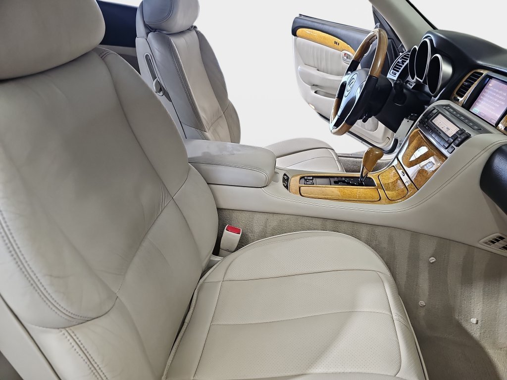 Used 2002 Silver Lexus 430 image 10